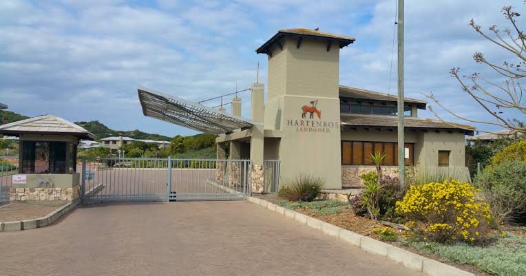 4 Bedroom Property for Sale in Hartenbos Landgoed Western Cape